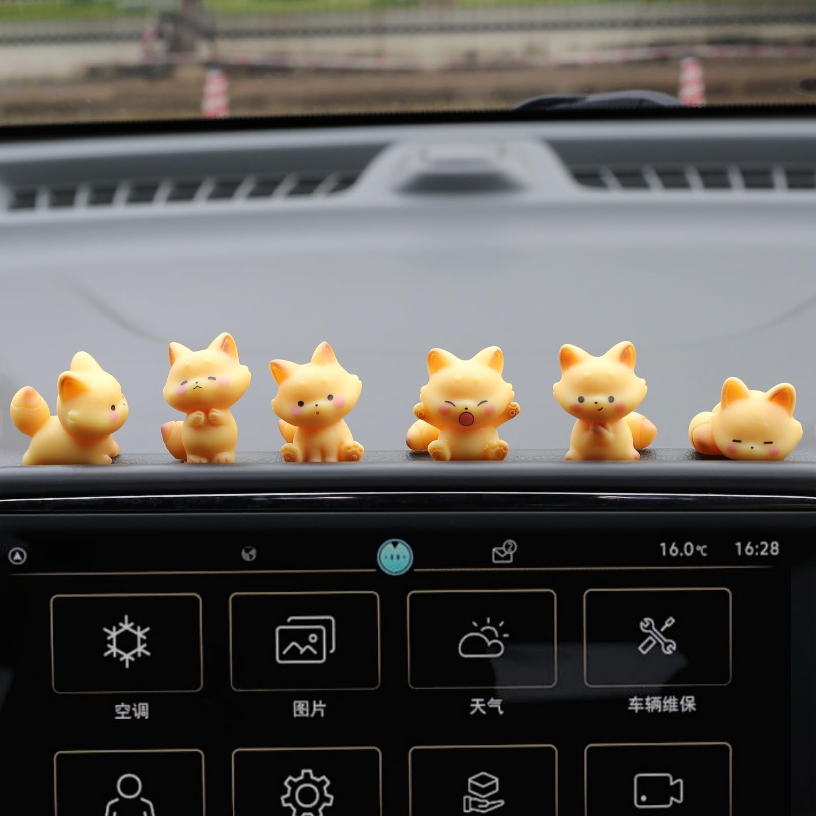6 PCS Mini Fox Figurine Cute Car Accessories Interior Statue